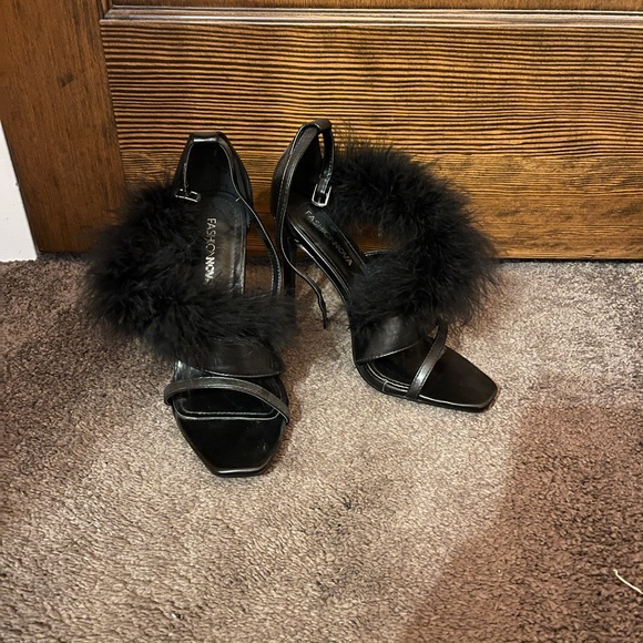 Fashion Nova Shoes - Black feathered heels